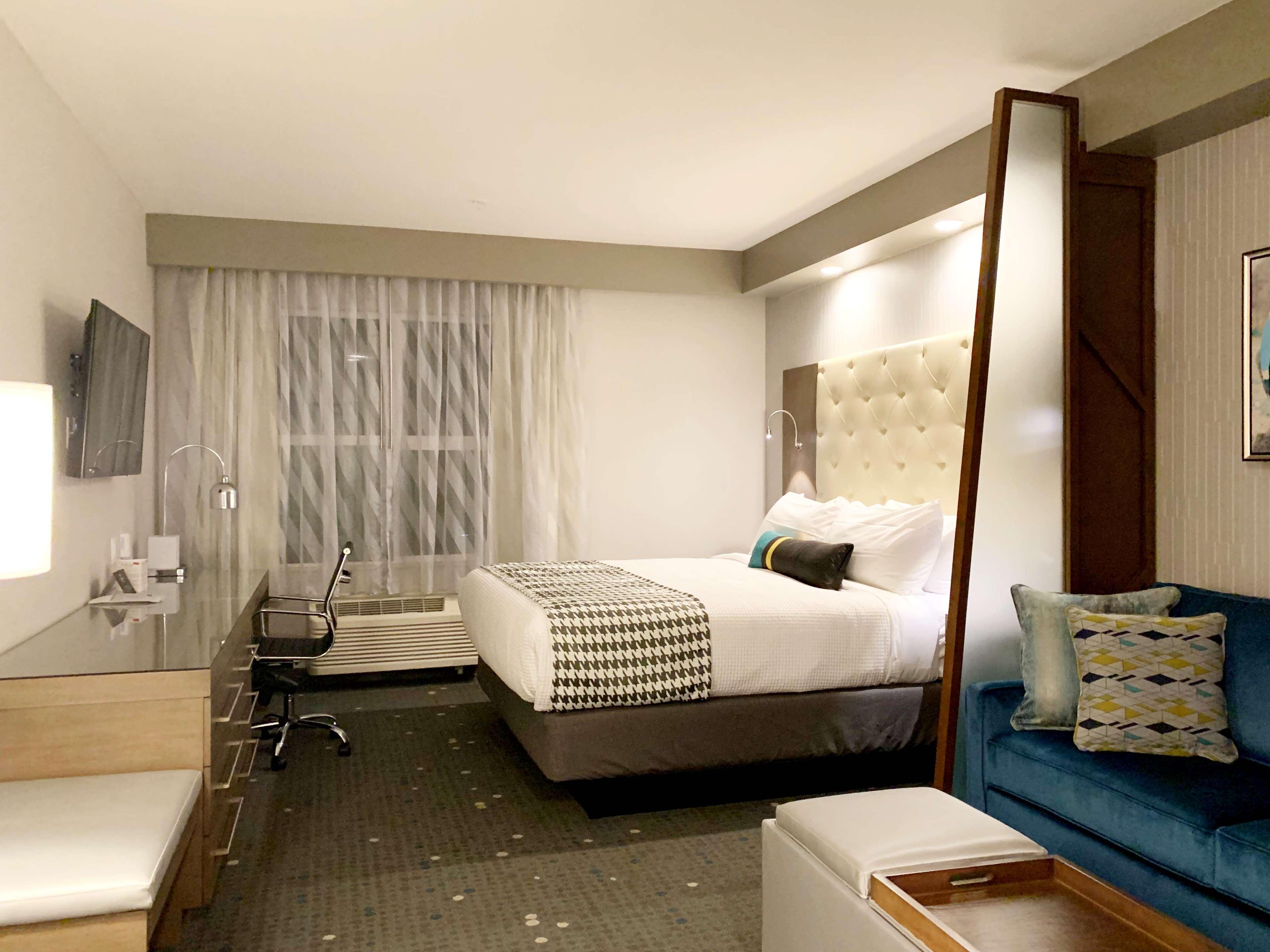 Best Western Premier Hotel At Fisher'S Landing Vancouver Exterior foto