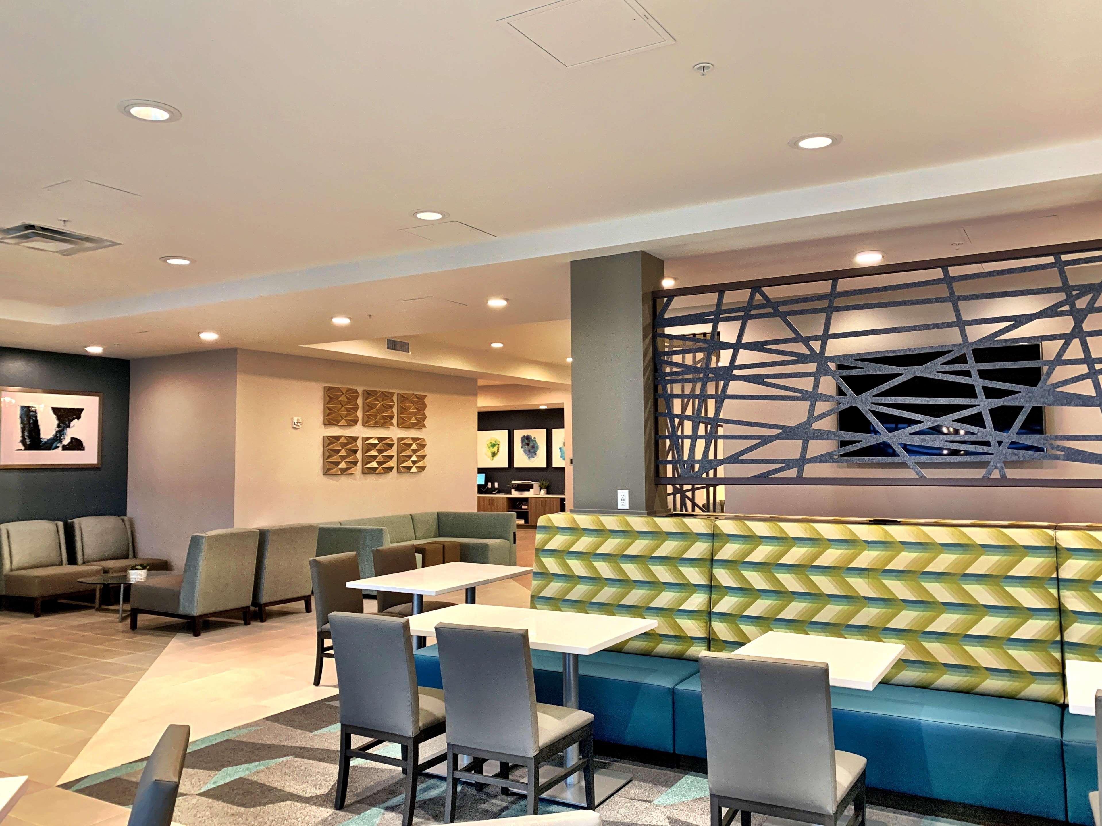 Best Western Premier Hotel At Fisher'S Landing Vancouver Exterior foto