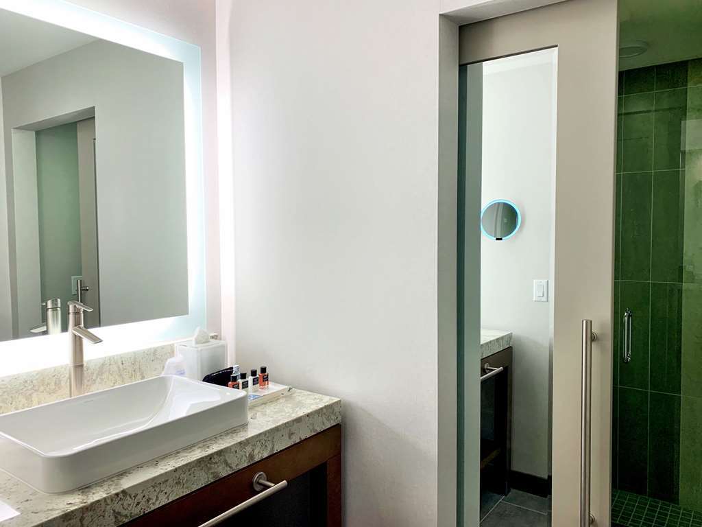 Best Western Premier Hotel At Fisher'S Landing Vancouver Cameră foto